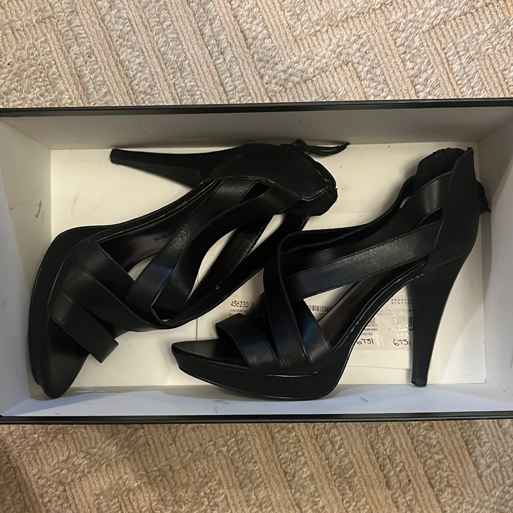 Brand New Chinese Laundry Heels Nwt